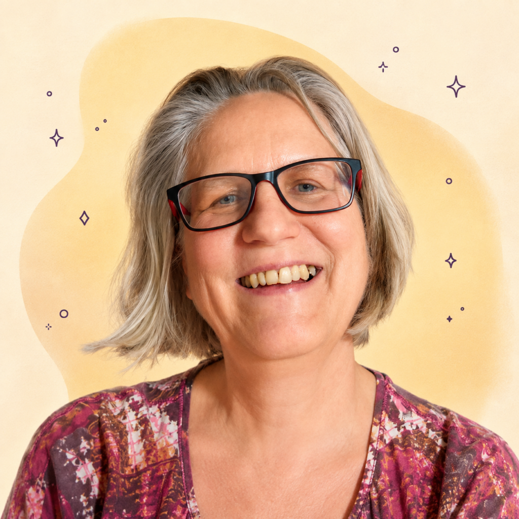 Silke Geßlein, Lerntherapeutin, Heilpraktikerin und Traumatherapeutin, lächelt freundlich in die Kamera.